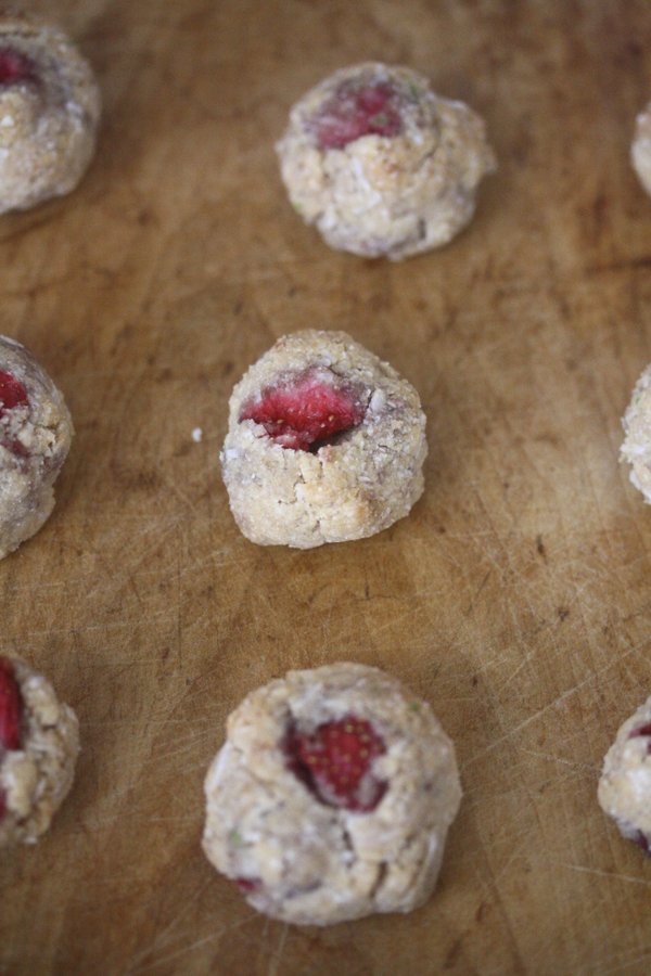 This gluten free cookies recipe is full of coconut and strawberry flavoring
