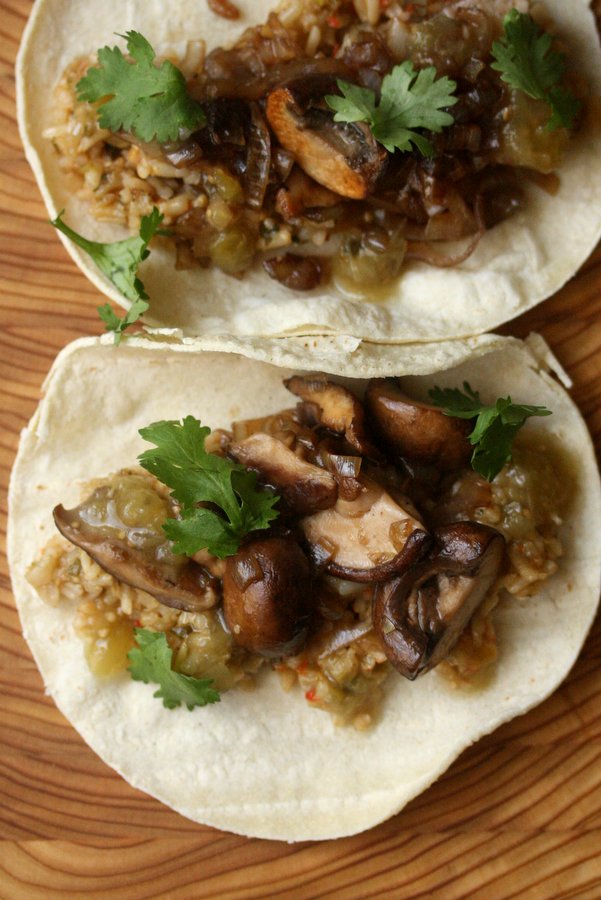Mushroom Tacos with Mexican Brown Rice and Tomatillo Salsa | Gluten-Free Vegan Recipes | Healthy