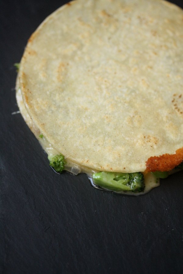 This healthy quesadilla recipe uses broccoli and cheddar cheese. It is one of the best Mexican quesadilla recipes. 