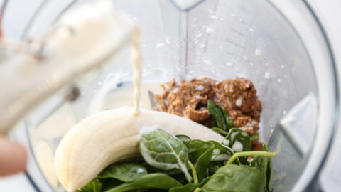 Green Almond Milk Smoothie Recipe with Spinach and Banana