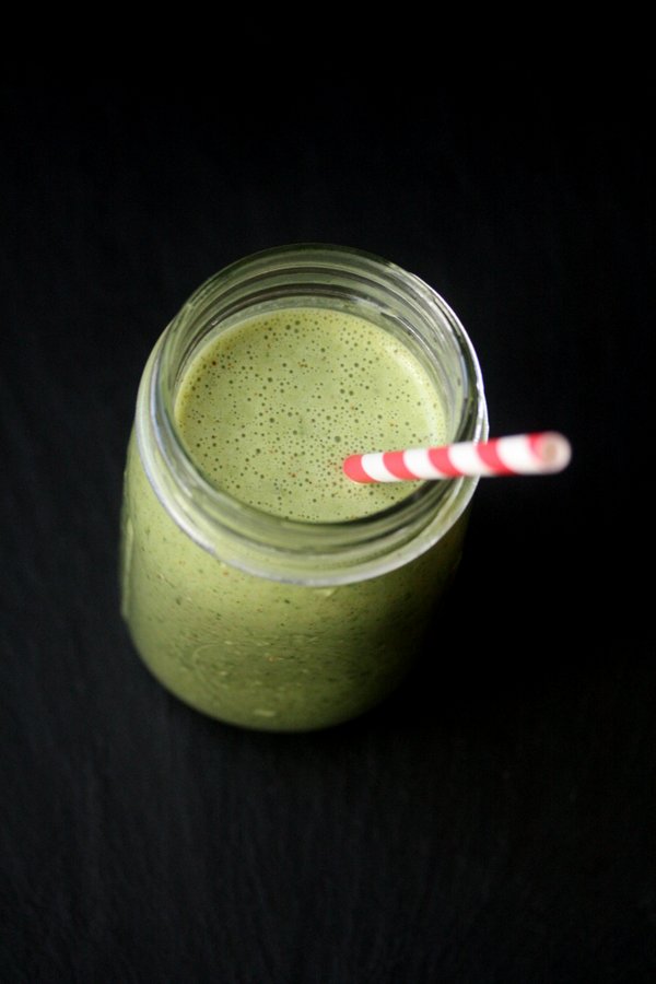 Green Giant Smoothie with Spinach, Banana, and Almond Butter