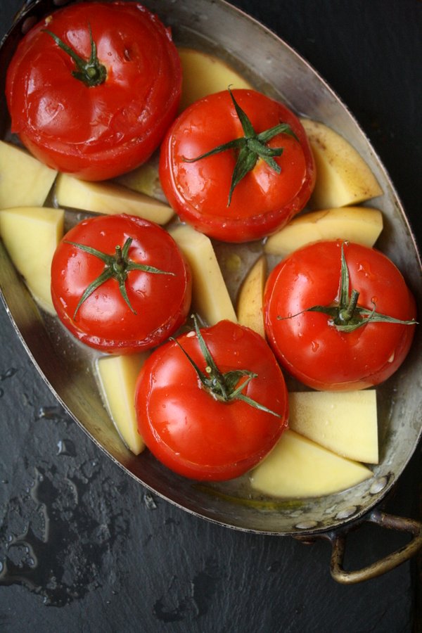 Greek Baked Stuffed Tomatoes Recipe with Rice (Yemista) | Vegetarian 