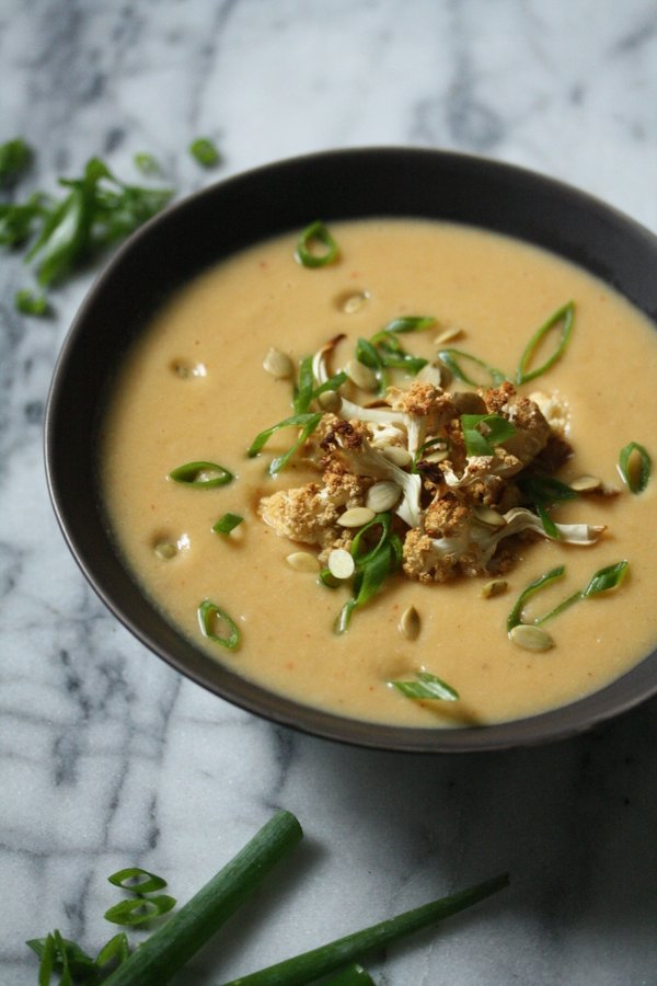 Creamy Vegan Cauliflower Soup with Red Curry -- Spicy and Healthy
