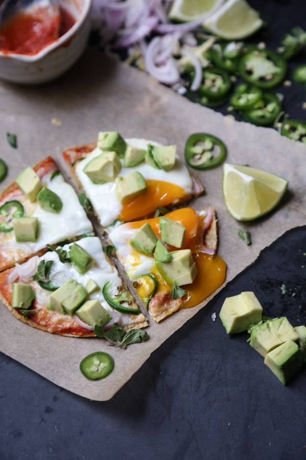 Easy Mexican Breakfast Pizza Recipe with Egg, Avocado and Jalapeno | Gluten-Free and Healthy