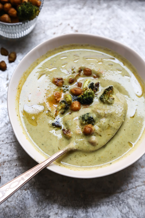 Creamy Vegan Broccoli Soup Recipe with Curried Chickpeas | Easy, healthy, gluten-free - no cheese! | www.feedmephoebe.com