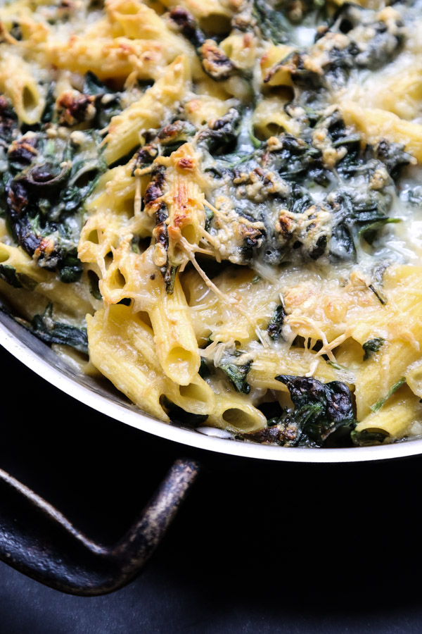 Healthy Mac and Cheese Recipe with "Creamed" Spinach | Baked with gluten-free pasta and an almond milk béchamel! | www.feedmephoebe.com