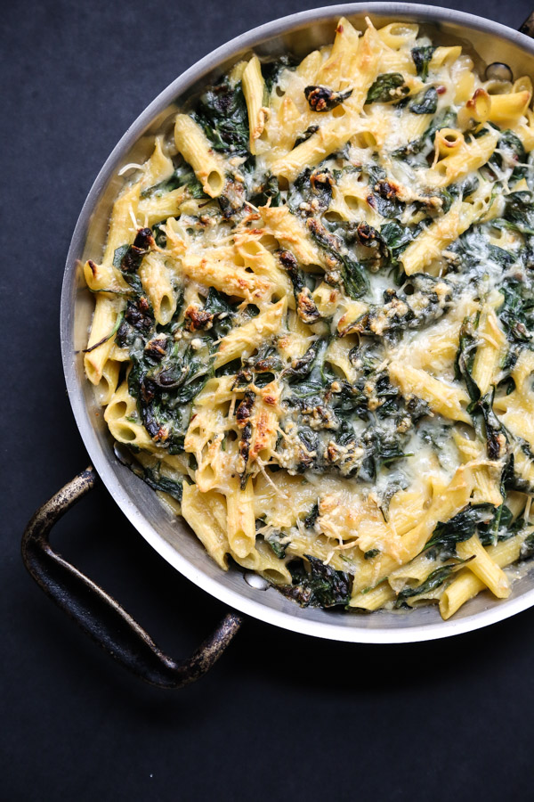 Healthy Mac and Cheese with "Creamed" Spinach | Baked with gluten-free pasta and an almond milk béchamel! | www.feedmephoebe.com
