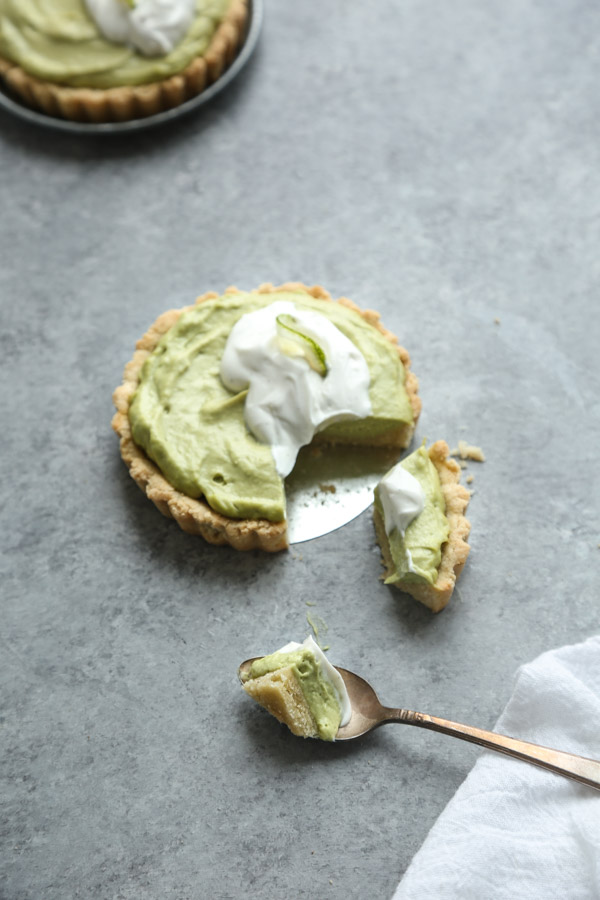 Gluten-Free Key Lime Pie Recipe with Paleo Avocado Filling and Almond Flour Crust | Healthy Summer Recipes From Feed Me Phoebe