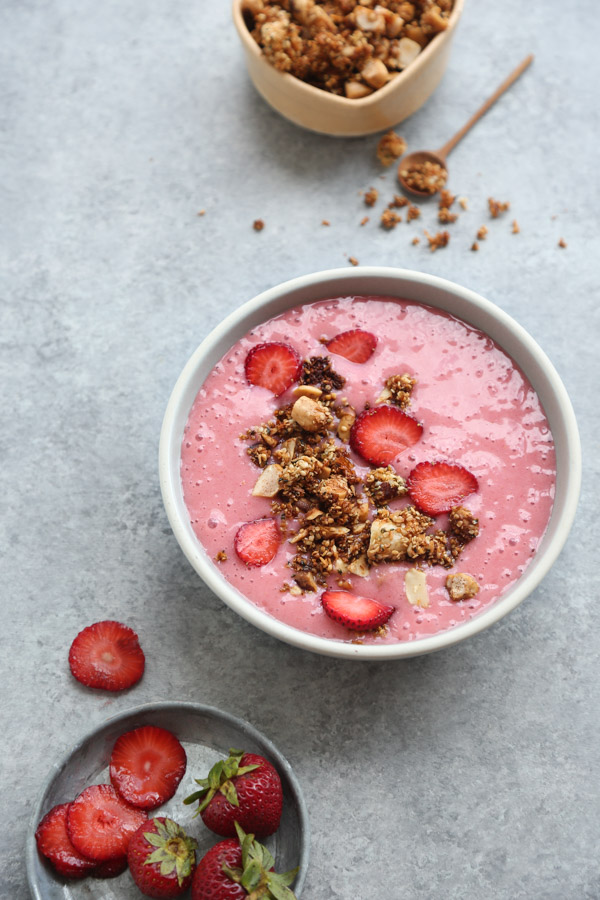 Strawberry Smoothie Bowl Recipe with Grain-Free Brazil Nut-Hemp Crunch | Gluten-Free, Dairy-Free, Vegetarian Breakfast