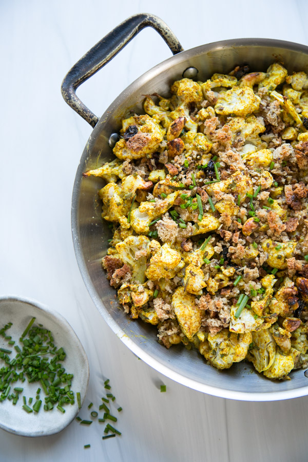 healthy curried cauliflower bake - a perfect gluten-free dinner casserole recipe with creamy sauce and loaded with spices
